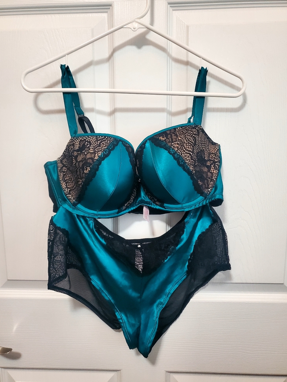 Cacique Bra and Panty Set
